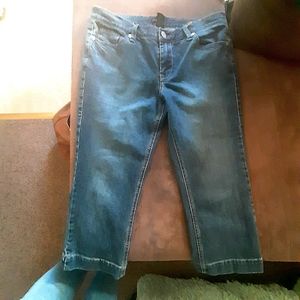 New york and  company Womens capri 10